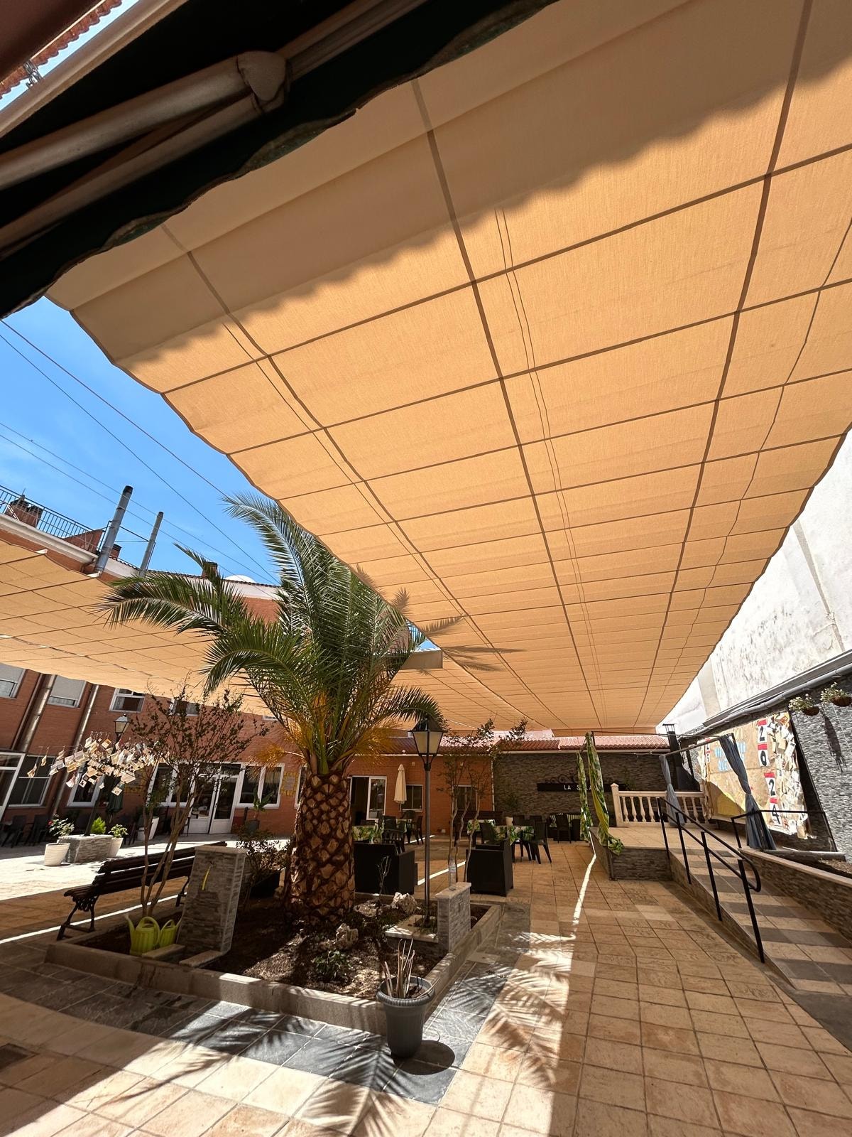 Proyecto10_2 Pérgola tensada de 25 metros instalado por Toldos Siglo 22