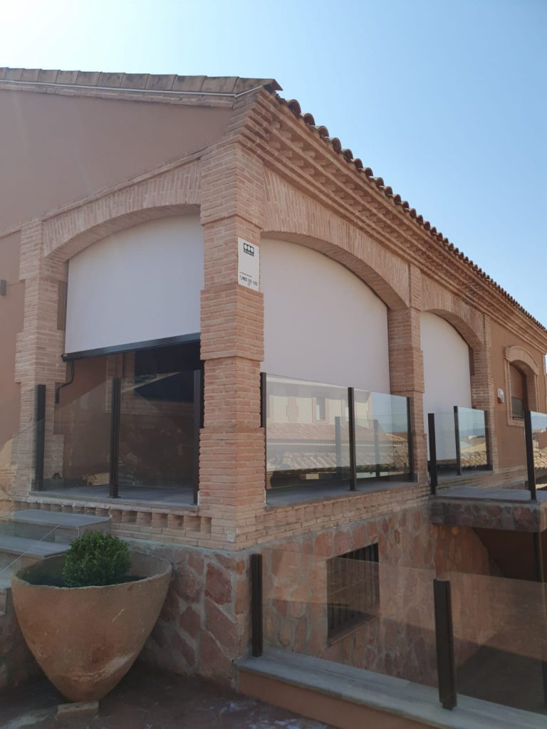 Toldo tipo estores Toldos Siglo 22