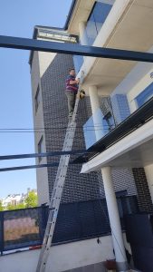 Servicio de mantenimiento en toldos realizado por Toldos Siglo 22